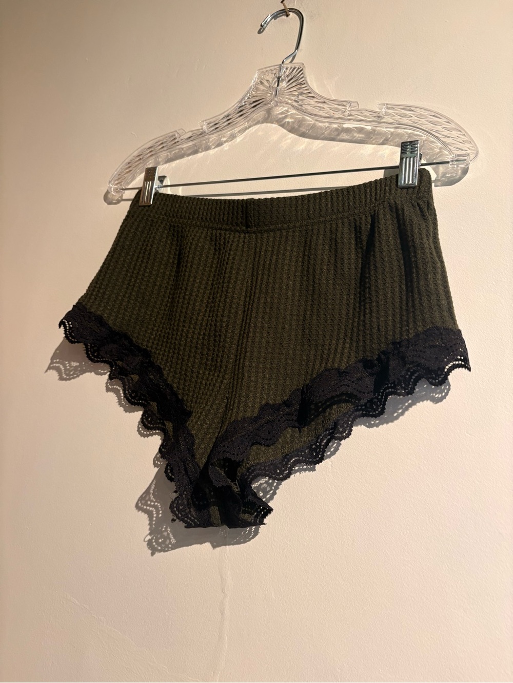 Green ruffled lace shorts